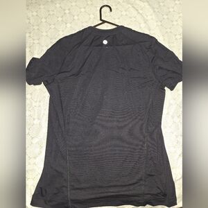 Lululemon Men's Black Shirt